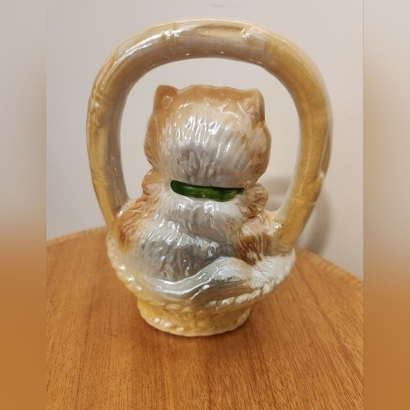 Lusterware Cat In Basket - Picture 5 of 6